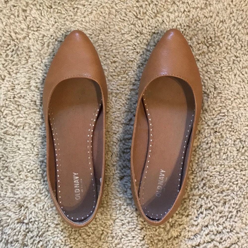 Old Navy Tan Pointed Flats (Size 8)